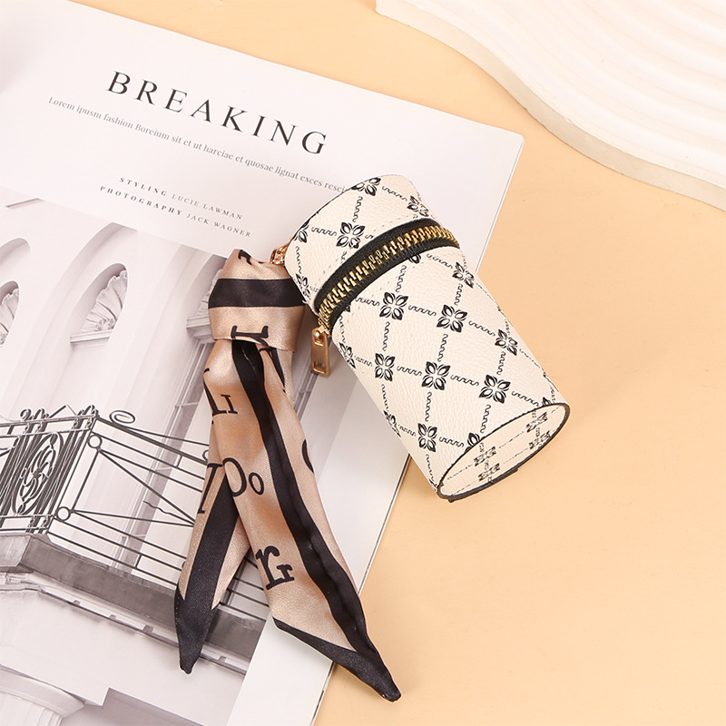 Scarf Pattern Lipstick Keychai – Monogram Keychain Leather recenzja i cena